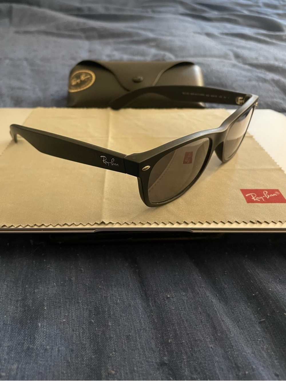 Ray-Ban New Wayfarer RB2132 Matte Black– Smaller Frame 52-18
